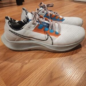 Nike Air Zoom Pegasus 38 - US10 Men